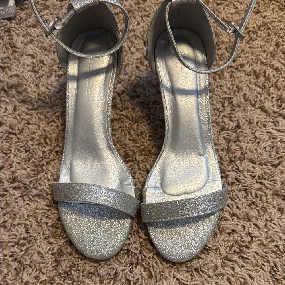 Elegant Silver Women's Sandals